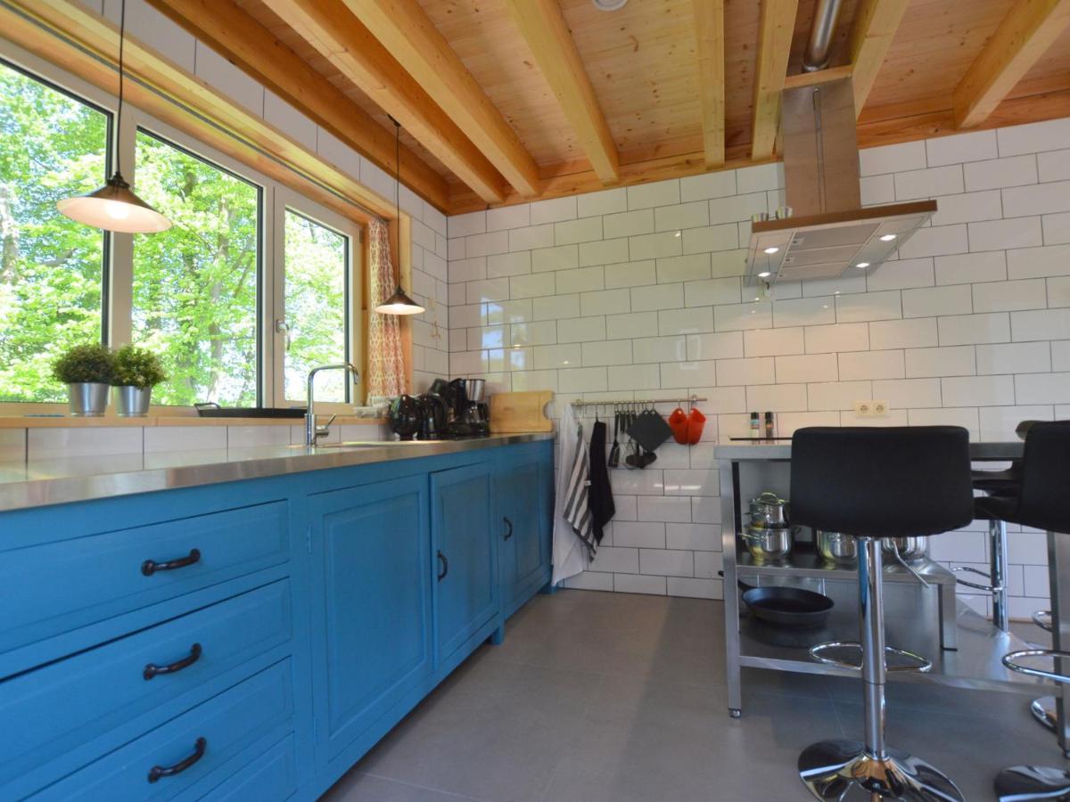 Vakantiehuis Modern In With Barbecue Slenaken