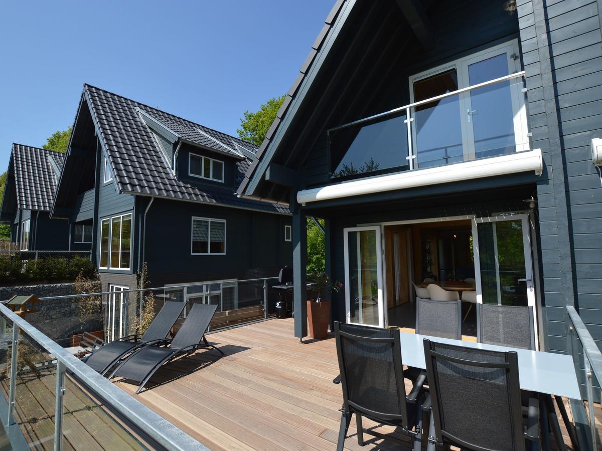 Cosy House In With Views And Spacious Terrace *